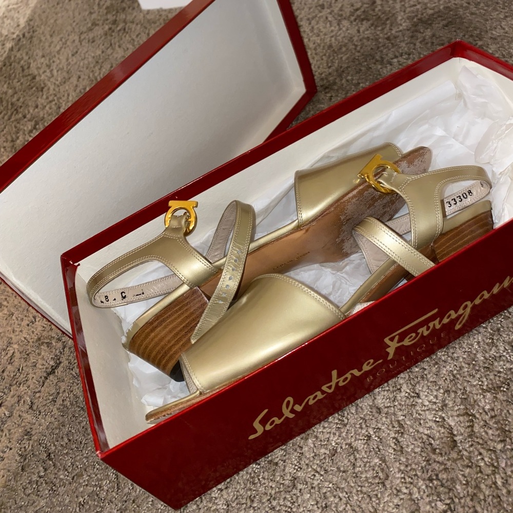 Salvatore Ferragamo Antares Platino Calf sandles gold great condition